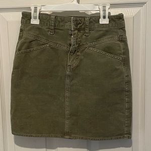 American Eagle Outfitters - Corduroy - Highest Rise Mini Skirt - Olive - Size 0